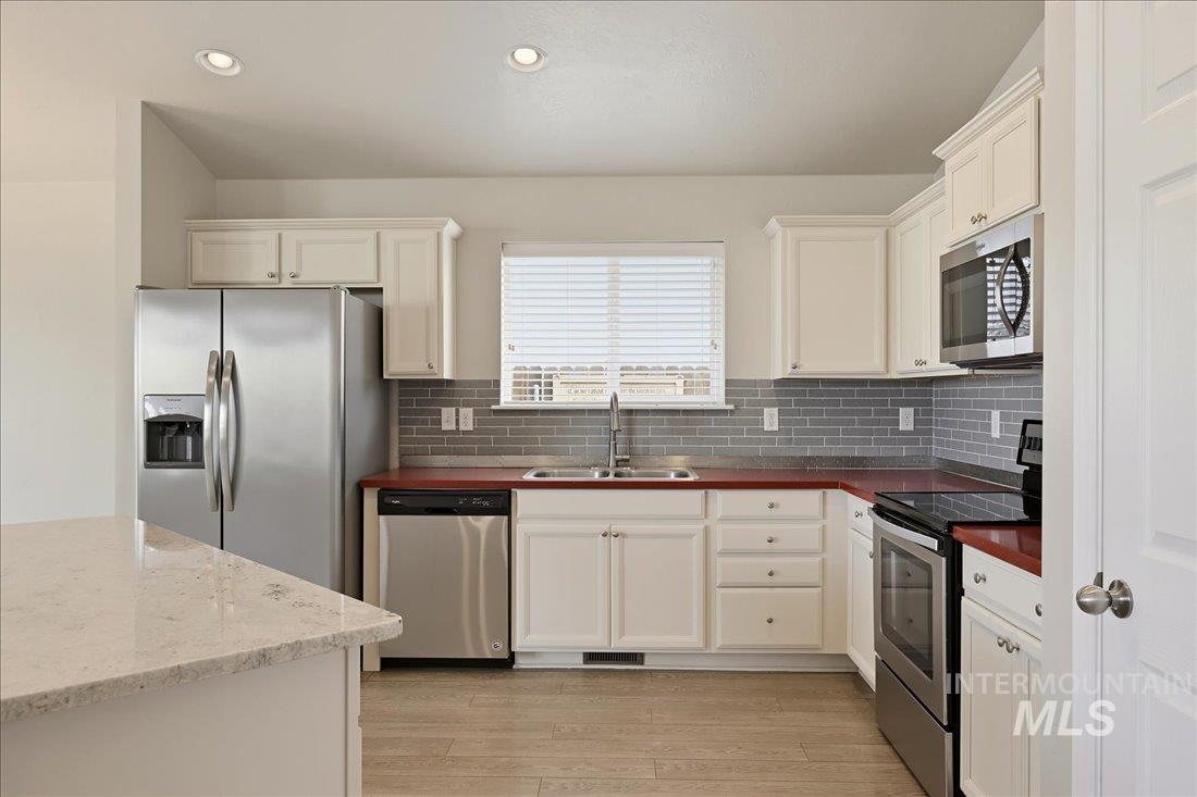 50 N Firestone Way, Nampa, Idaho 83651, 3 Bedrooms, 2 Bathrooms, Residential For Sale, Price $385,000, 99004358
