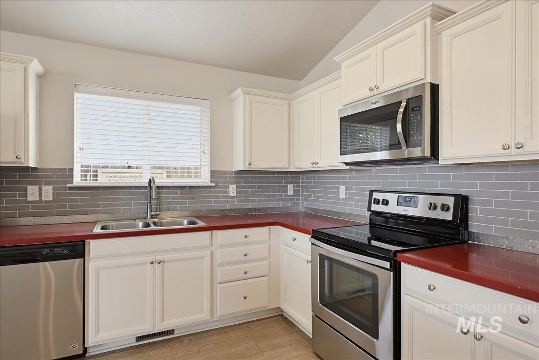 50 N Firestone Way, Nampa, Idaho 83651, 3 Bedrooms, 2 Bathrooms, Residential For Sale, Price $385,000, 99004358