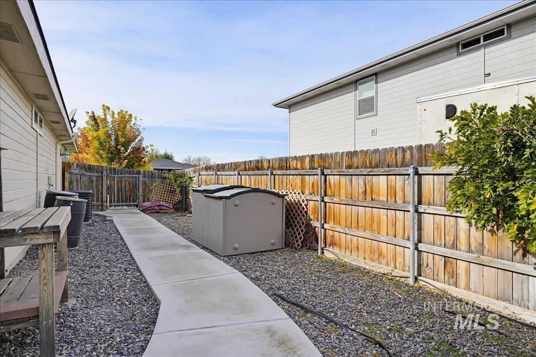 50 N Firestone Way, Nampa, Idaho 83651, 3 Bedrooms, 2 Bathrooms, Residential For Sale, Price $385,000, 99004358