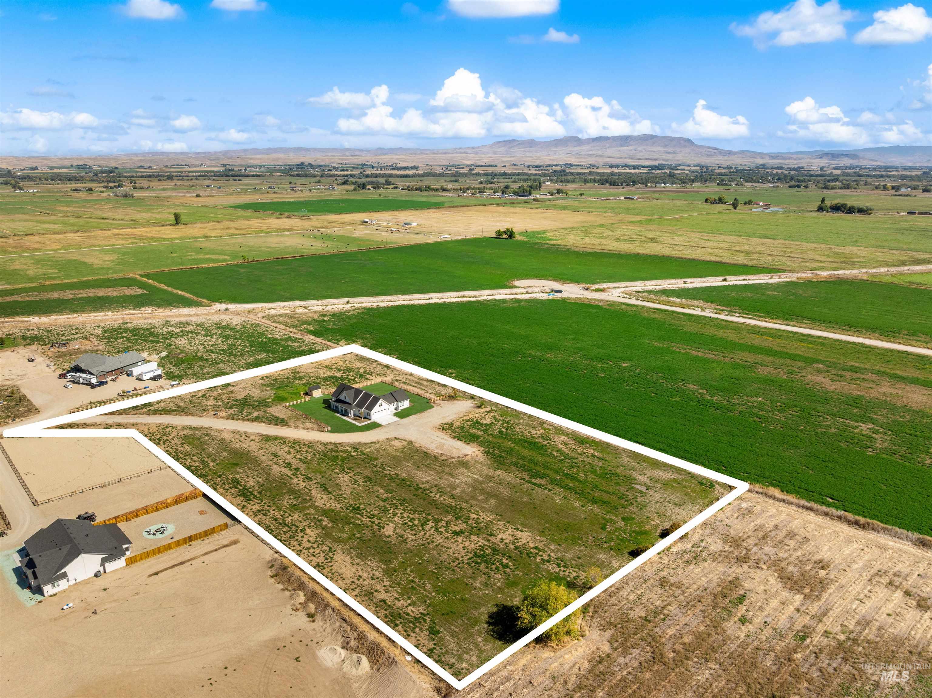 9825 Mayberry Ln, Emmett, Idaho 83617, 3 Bedrooms, 3 Bathrooms, Residential For Sale, Price $1,150,000,MLS 99004359