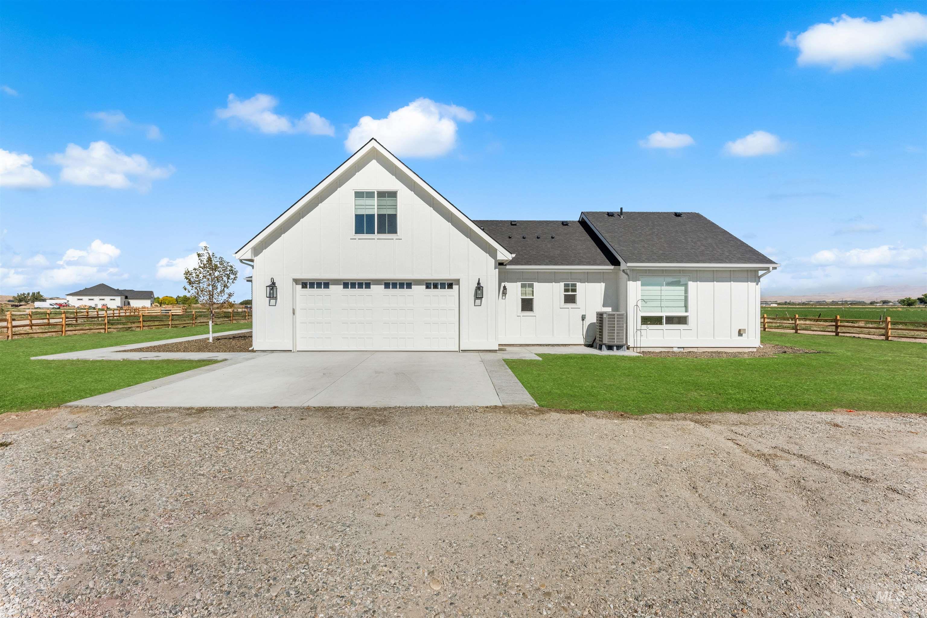 9825 Mayberry Ln, Emmett, Idaho 83617, 3 Bedrooms, 3 Bathrooms, Residential For Sale, Price $1,150,000,MLS 99004359
