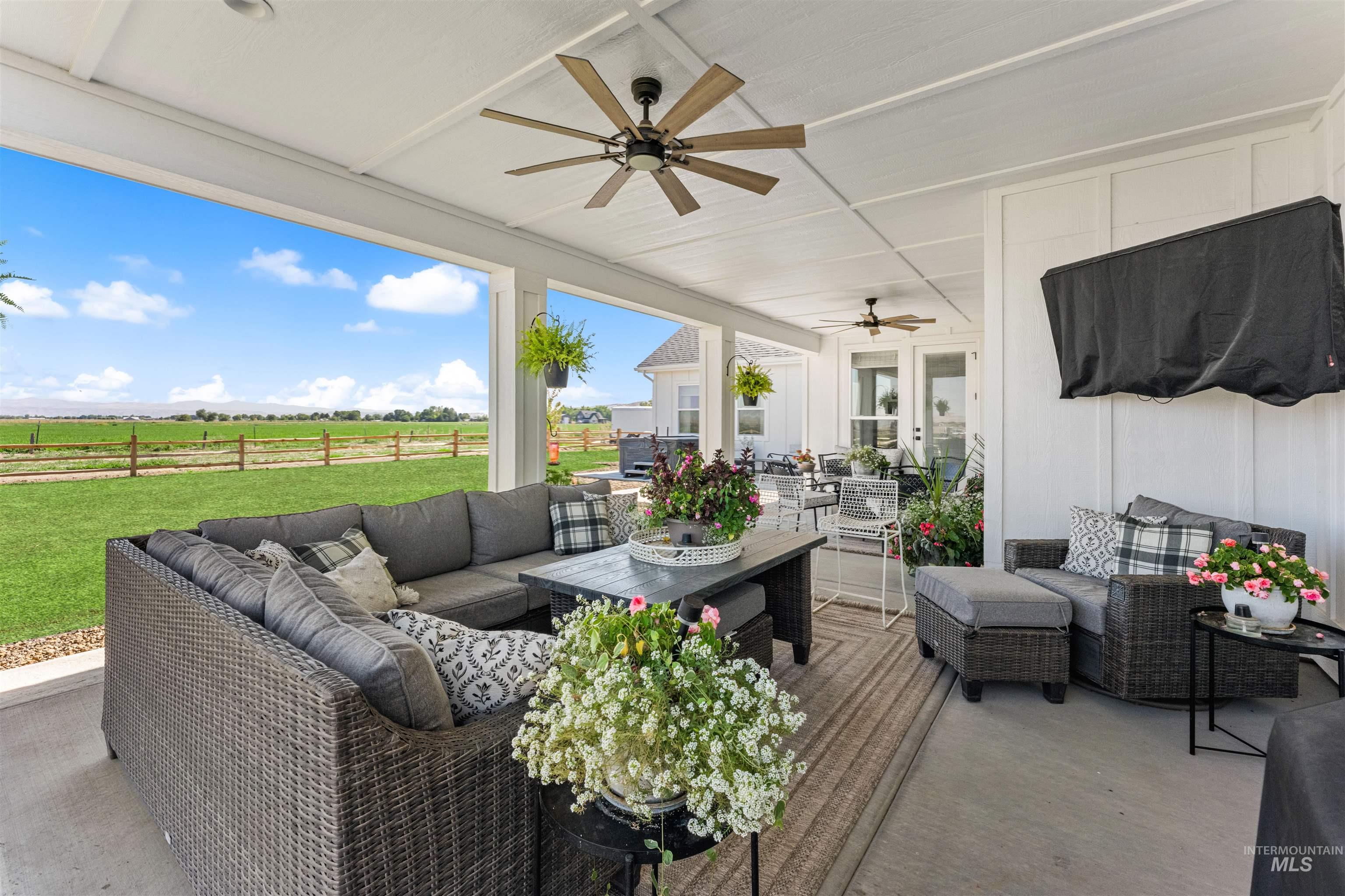 9825 Mayberry Ln, Emmett, Idaho 83617, 3 Bedrooms, 3 Bathrooms, Residential For Sale, Price $1,150,000,MLS 99004359