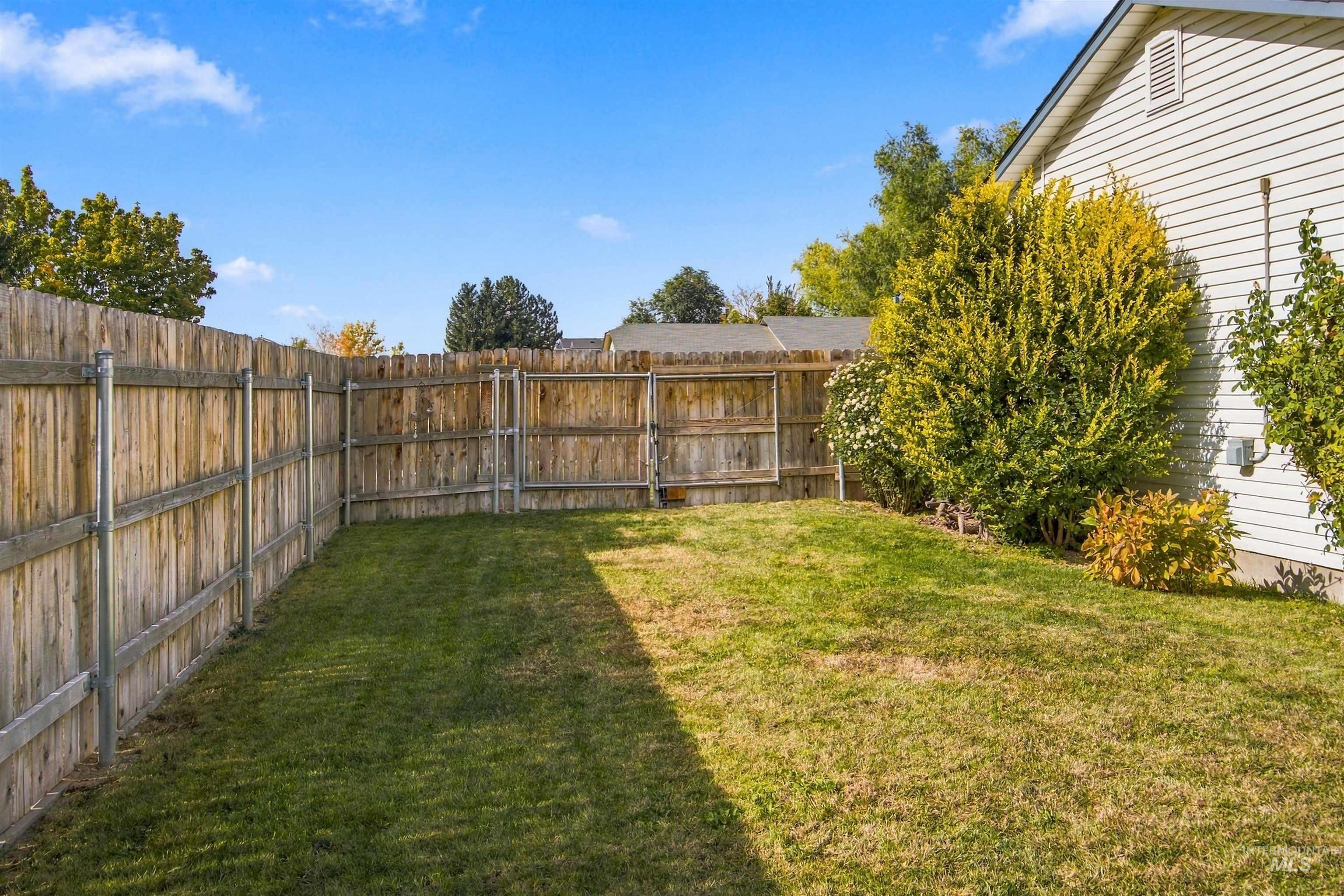 2524 Smart Street, Nampa, Idaho 83686, 3 Bedrooms, 2 Bathrooms, Residential For Sale, Price $360,000, 99004361