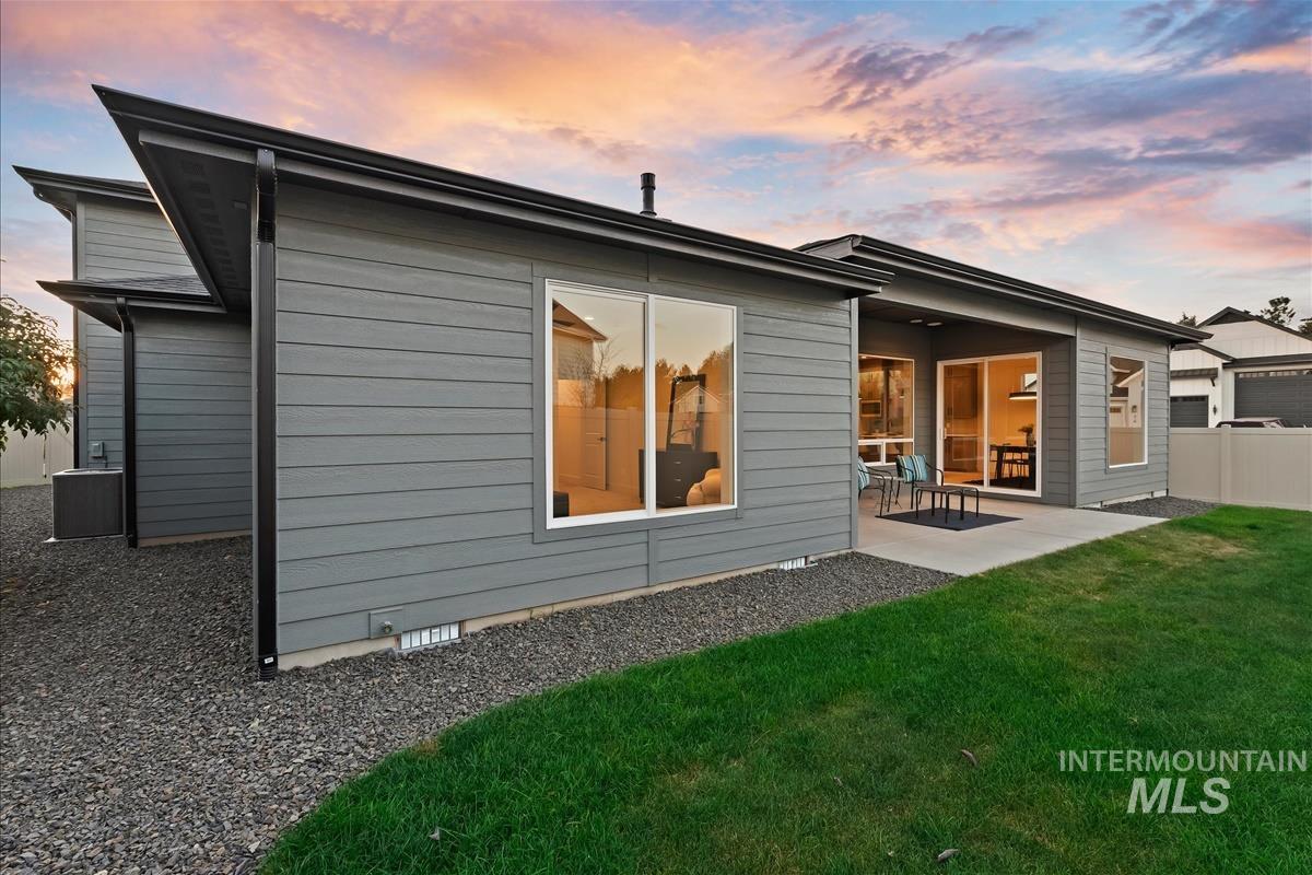 124 S Beechwood Dr, Nampa, Idaho 83686, 3 Bedrooms, 2.5 Bathrooms, Residential For Sale, Price $739,000, 99004363
