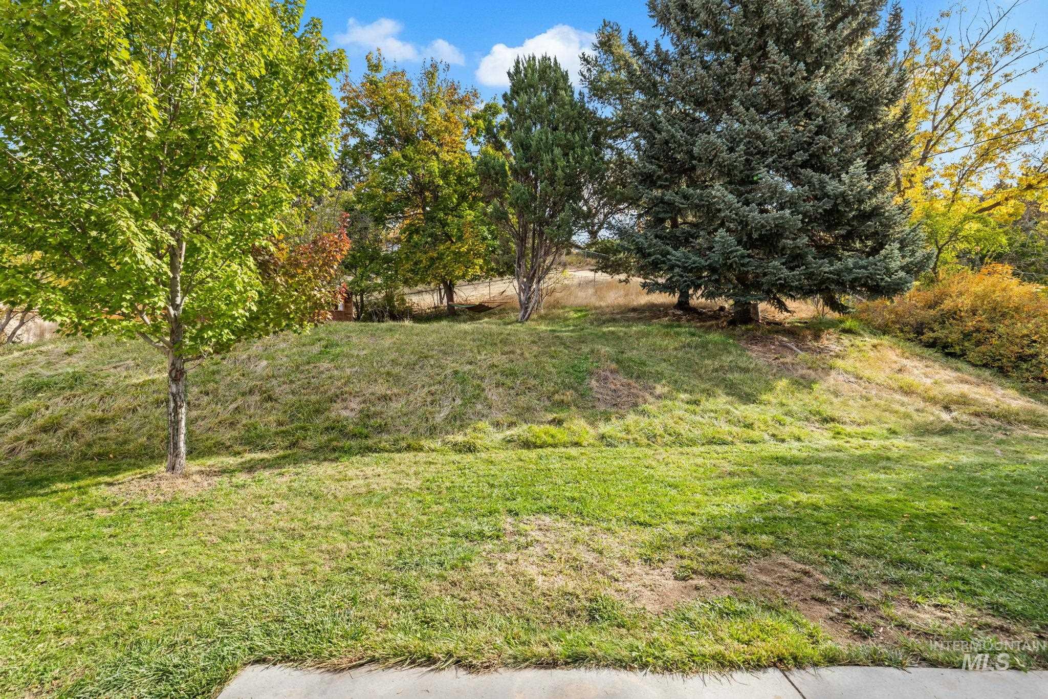 2822 N Tartan Place, Boise, Idaho 83702, 3 Bedrooms, 2 Bathrooms, Residential For Sale, Price $950,000, 99004364