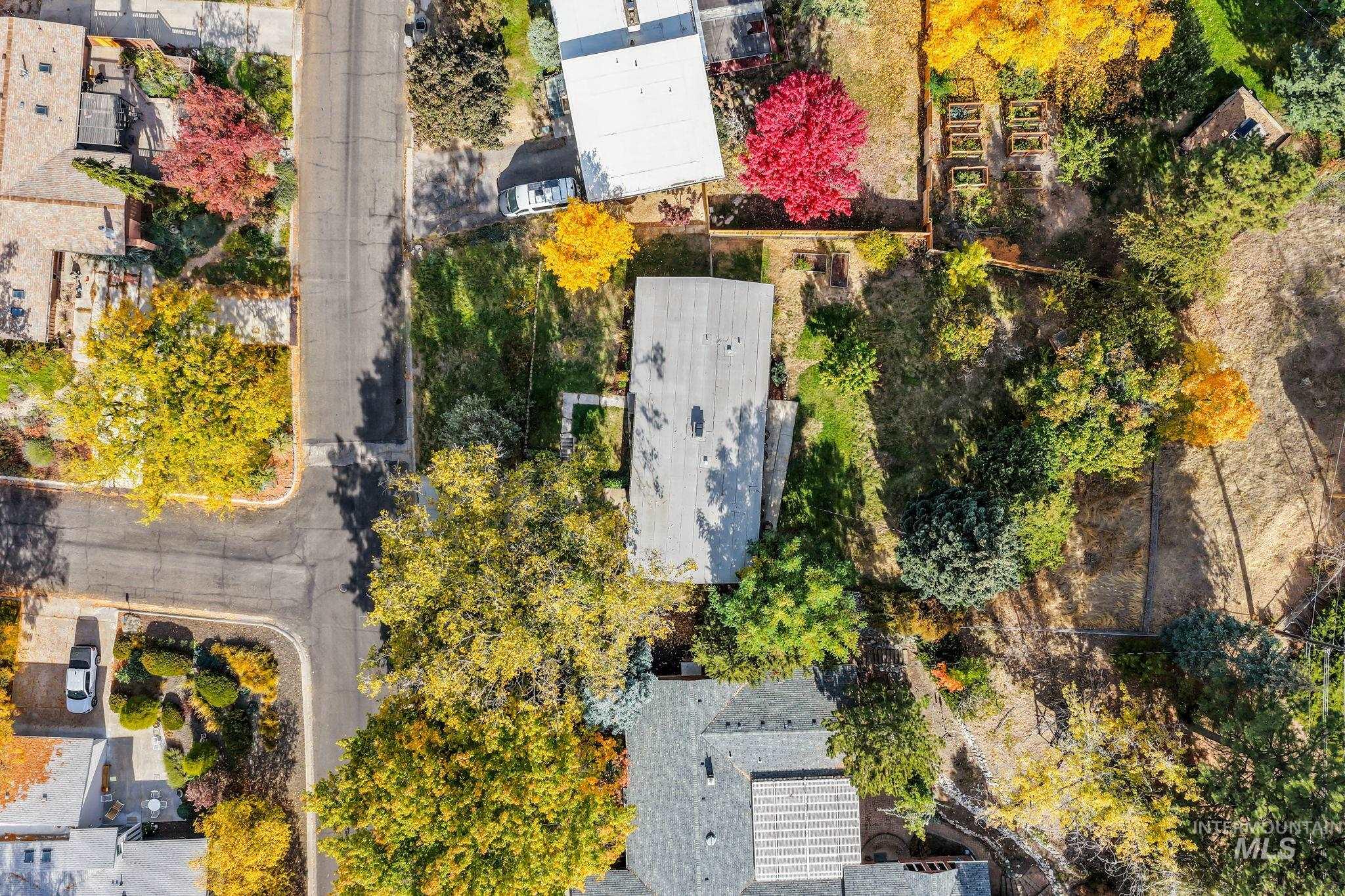 2822 N Tartan Place, Boise, Idaho 83702, 3 Bedrooms, 2 Bathrooms, Residential For Sale, Price $950,000, 99004364