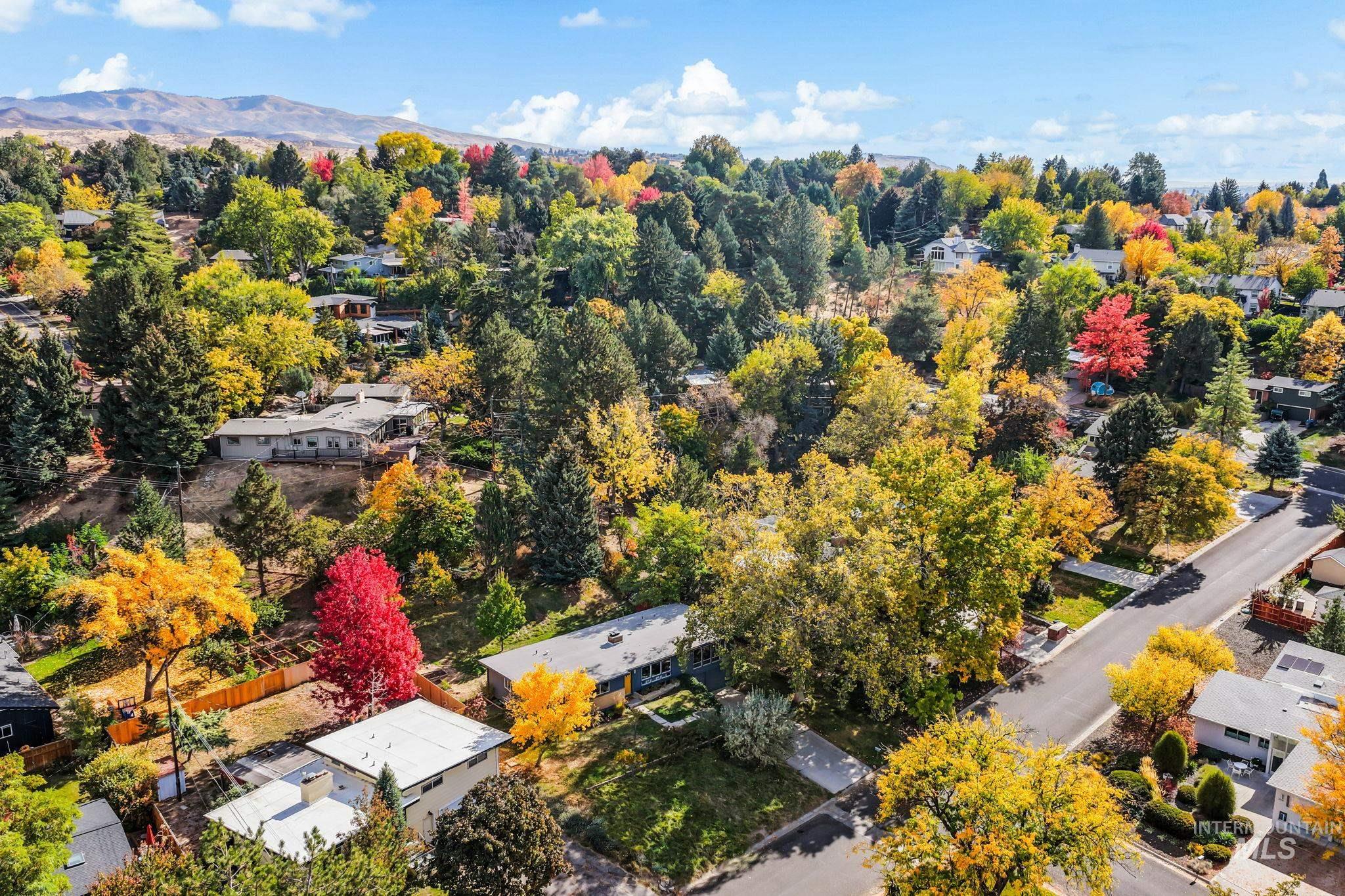2822 N Tartan Place, Boise, Idaho 83702, 3 Bedrooms, 2 Bathrooms, Residential For Sale, Price $950,000, 99004364