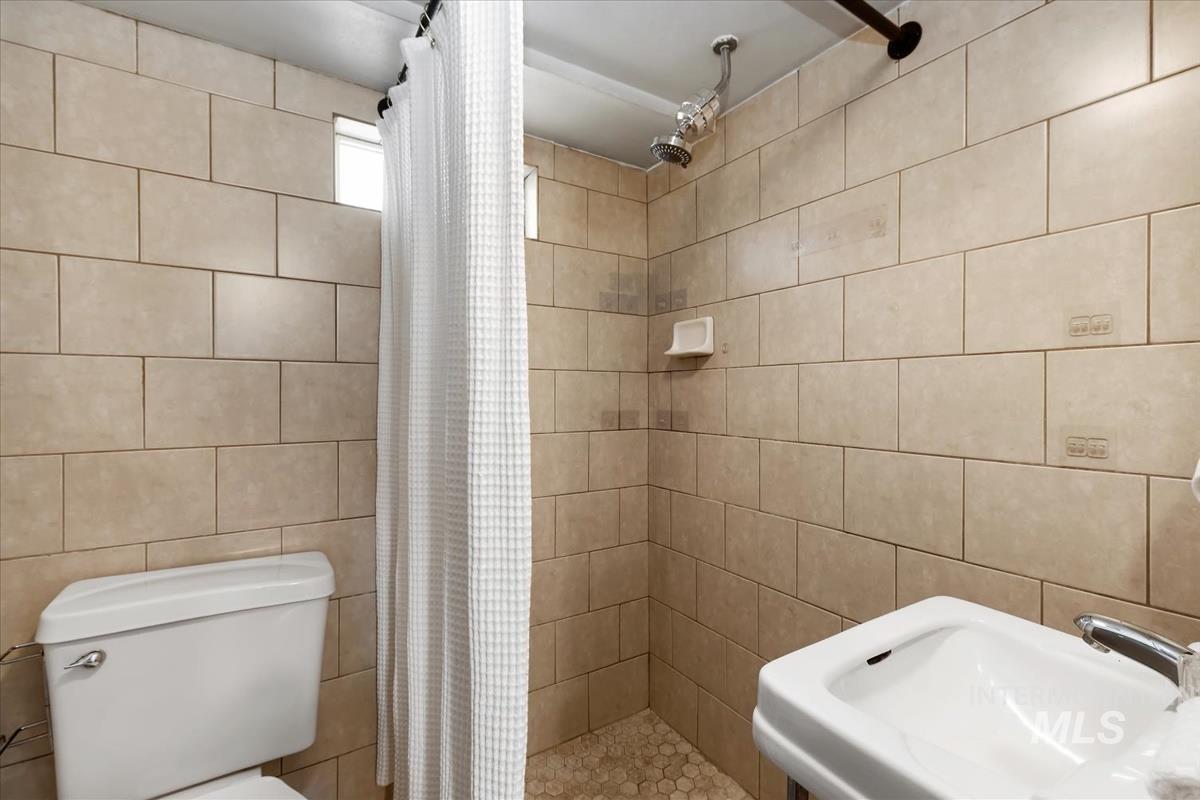 1000 N 11th, Boise, Idaho 83702, 1 Bedroom, 1 Bathroom, Residential Income For Sale, Price $799,000, 99004365