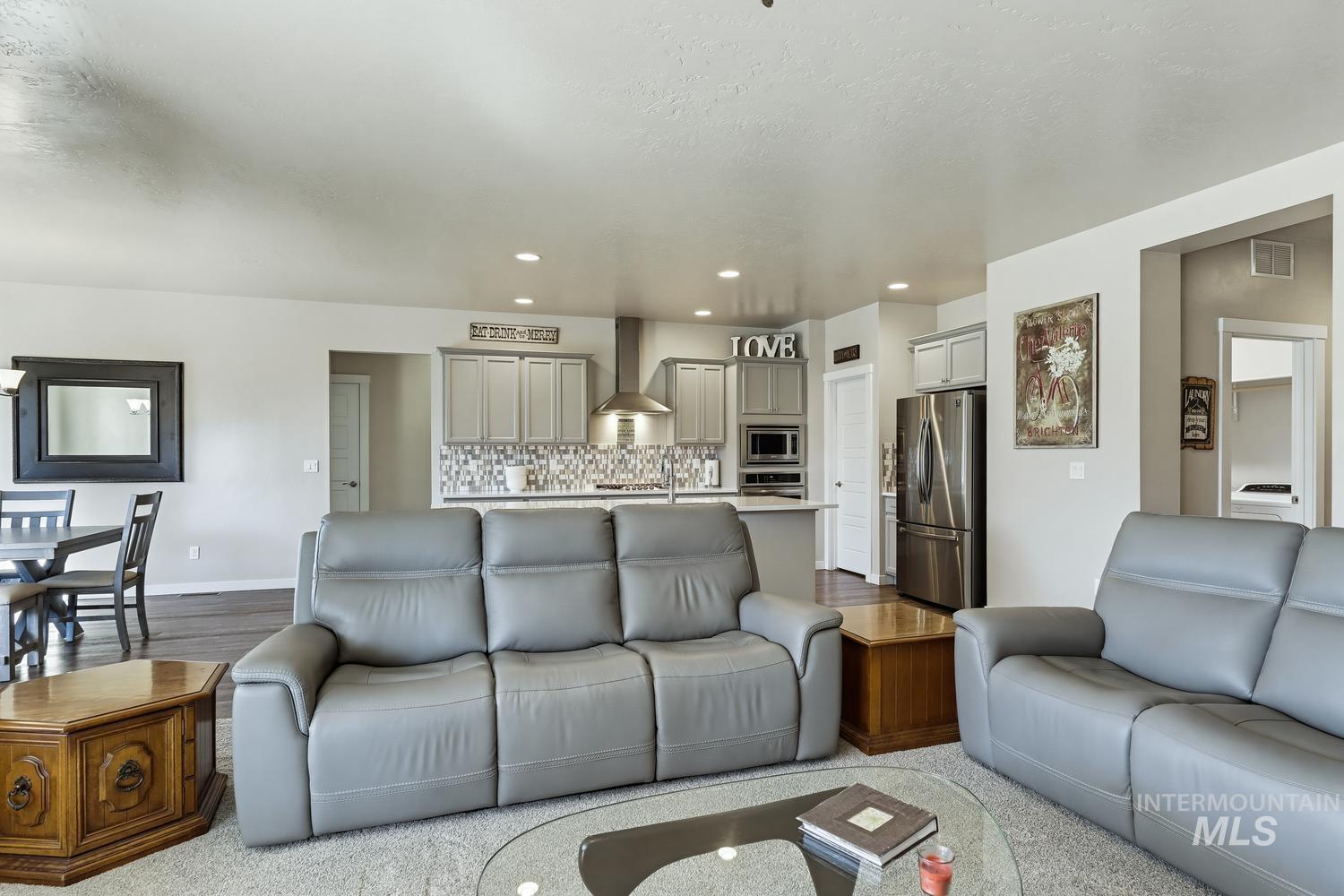 1387 E Redwick Dr, Meridian, Idaho 83646, 4 Bedrooms, 2 Bathrooms, Residential For Sale, Price $649,900, 99004370