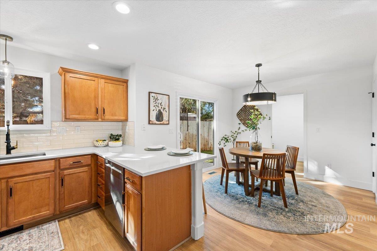 6317 W Lucky Lane, Boise, Idaho 83703, 3 Bedrooms, 2.5 Bathrooms, Residential For Sale, Price $499,900,MLS 99004373