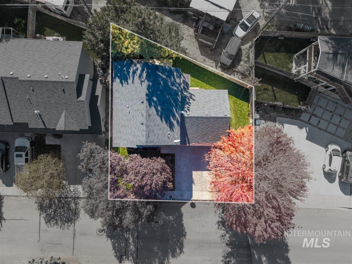 6317 W Lucky Lane, Boise, Idaho 83703, 3 Bedrooms, 2.5 Bathrooms, Residential For Sale, Price $499,900,MLS 99004373