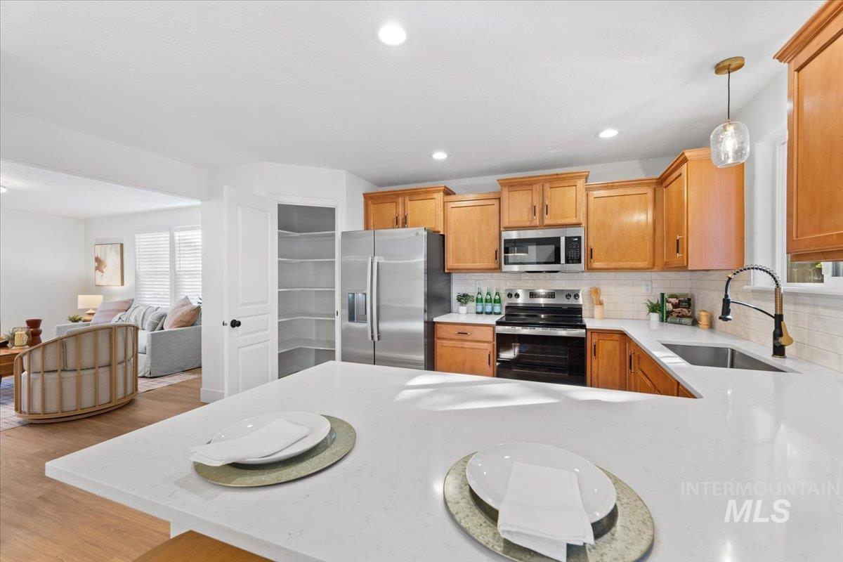 6317 W Lucky Lane, Boise, Idaho 83703, 3 Bedrooms, 2.5 Bathrooms, Residential For Sale, Price $499,900,MLS 99004373