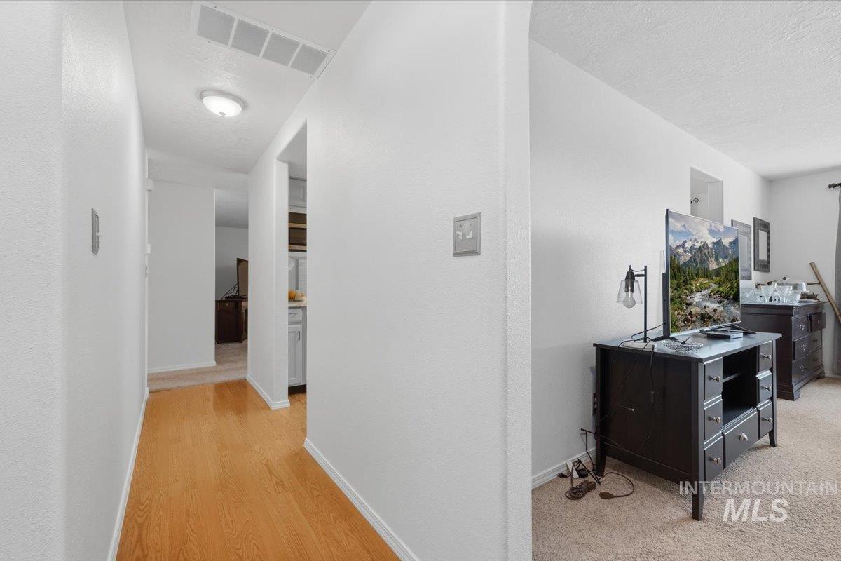 555 S Tinker St, Boise, Idaho 83709, 3 Bedrooms, 2 Bathrooms, Residential For Sale, Price $647,000, 99004374