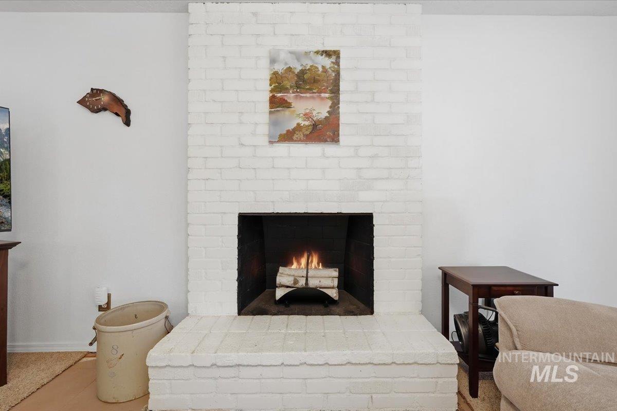555 S Tinker St, Boise, Idaho 83709, 3 Bedrooms, 2 Bathrooms, Residential For Sale, Price $647,000, 99004374