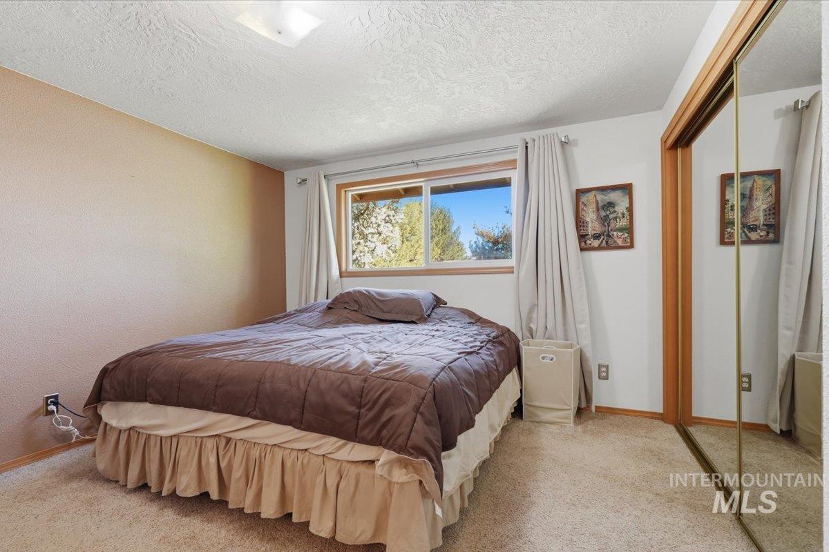 555 S Tinker St, Boise, Idaho 83709, 3 Bedrooms, 2 Bathrooms, Residential For Sale, Price $647,000, 99004374