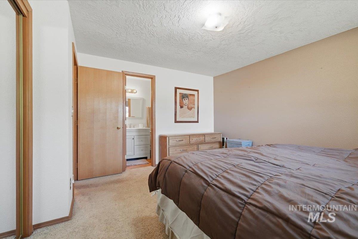 555 S Tinker St, Boise, Idaho 83709, 3 Bedrooms, 2 Bathrooms, Residential For Sale, Price $647,000, 99004374