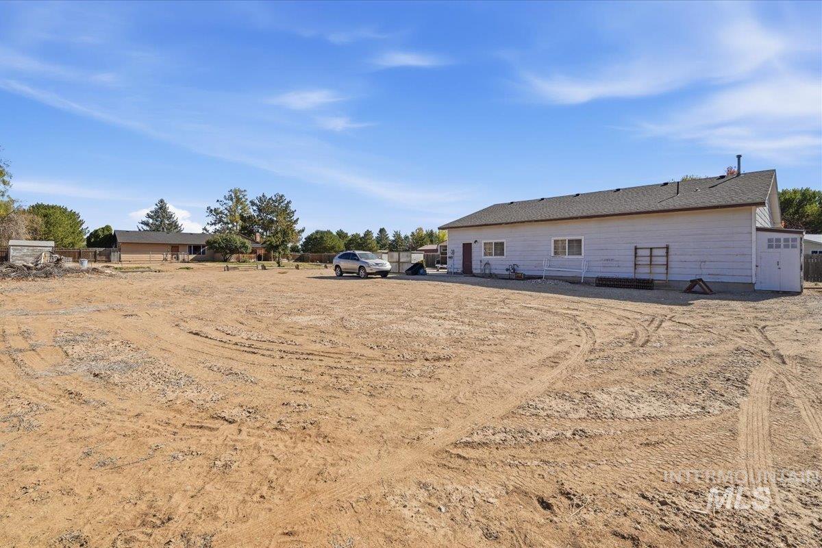555 S Tinker St, Boise, Idaho 83709, 3 Bedrooms, 2 Bathrooms, Residential For Sale, Price $647,000, 99004374