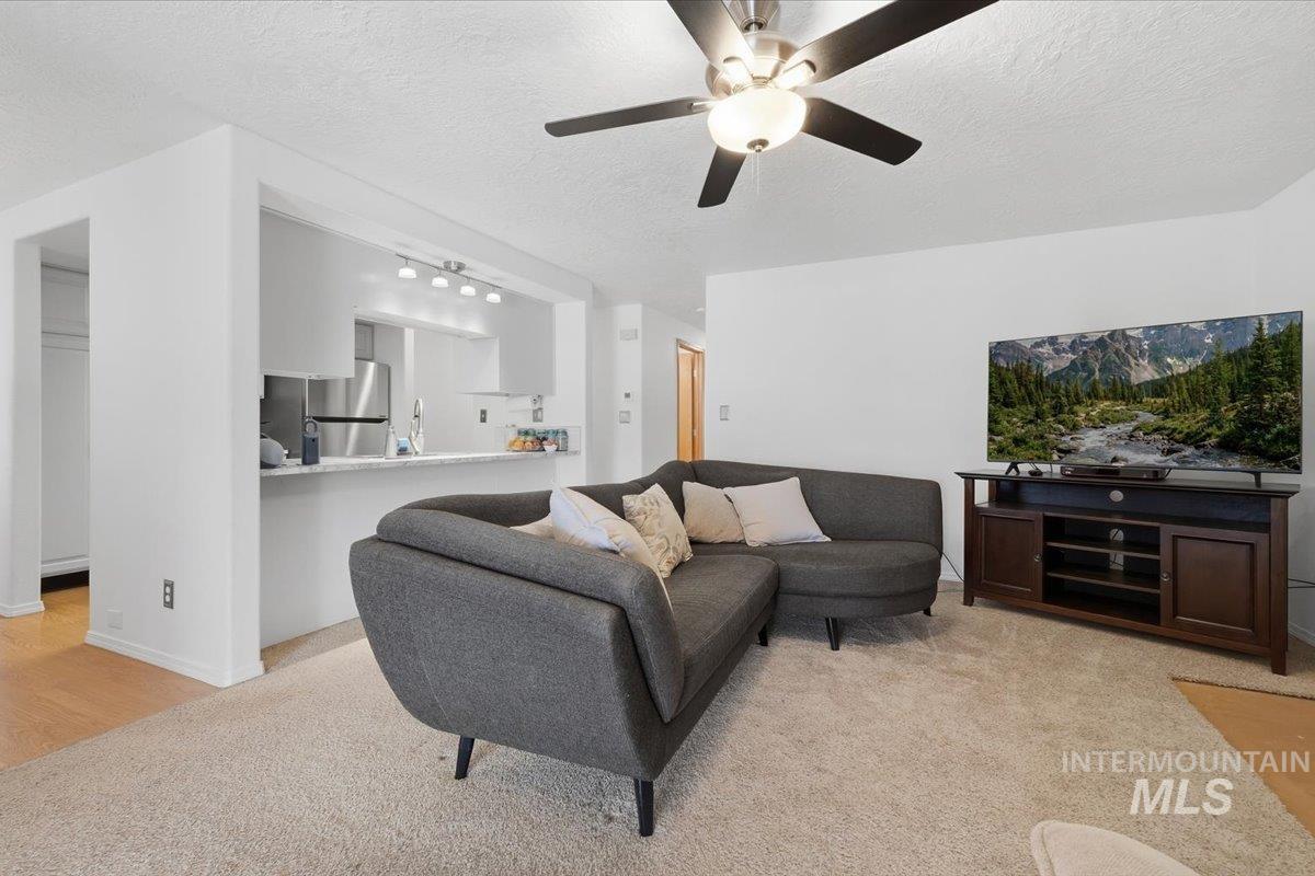 555 S Tinker St, Boise, Idaho 83709, 3 Bedrooms, 2 Bathrooms, Residential For Sale, Price $647,000, 99004374