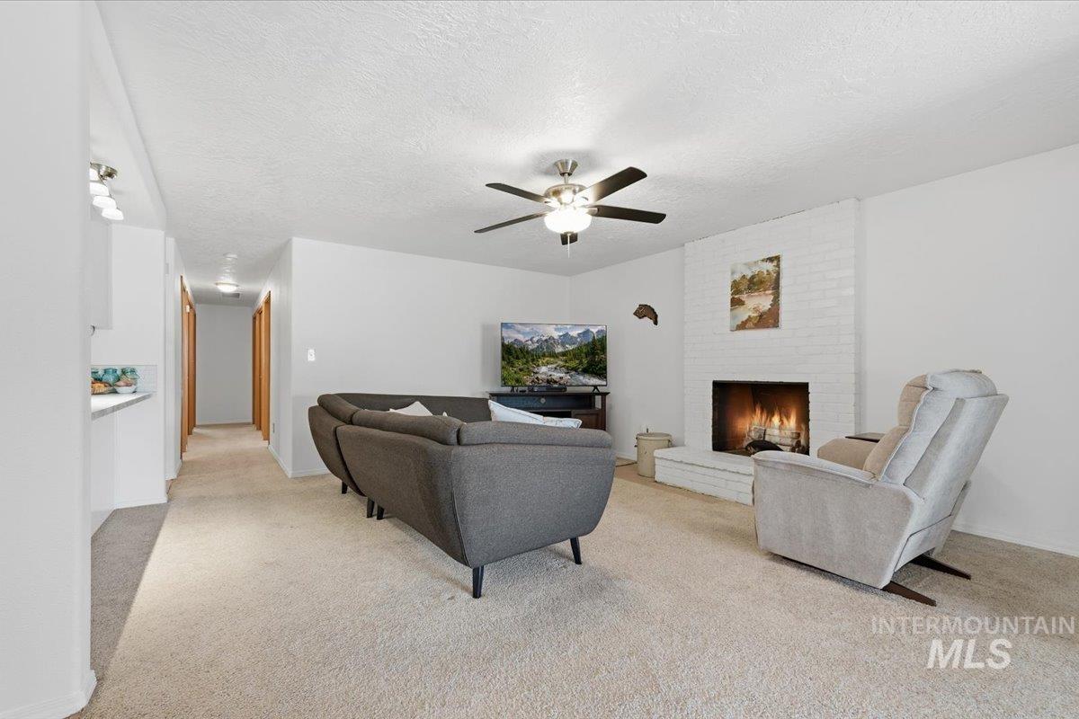 555 S Tinker St, Boise, Idaho 83709, 3 Bedrooms, 2 Bathrooms, Residential For Sale, Price $647,000, 99004374