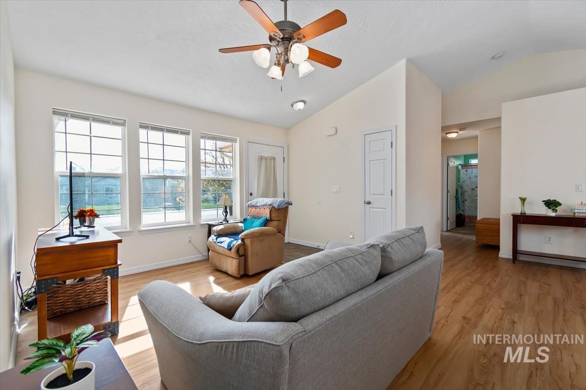 962 W 4th N, Mountain Home, Idaho 83647, 3 Bedrooms, 2 Bathrooms, Residential For Sale, Price $345,000, 99004377