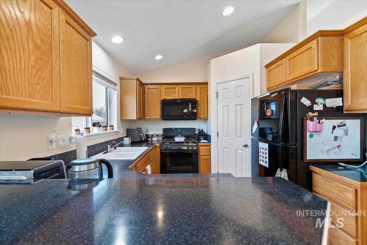 962 W 4th N, Mountain Home, Idaho 83647, 3 Bedrooms, 2 Bathrooms, Residential For Sale, Price $345,000, 99004377