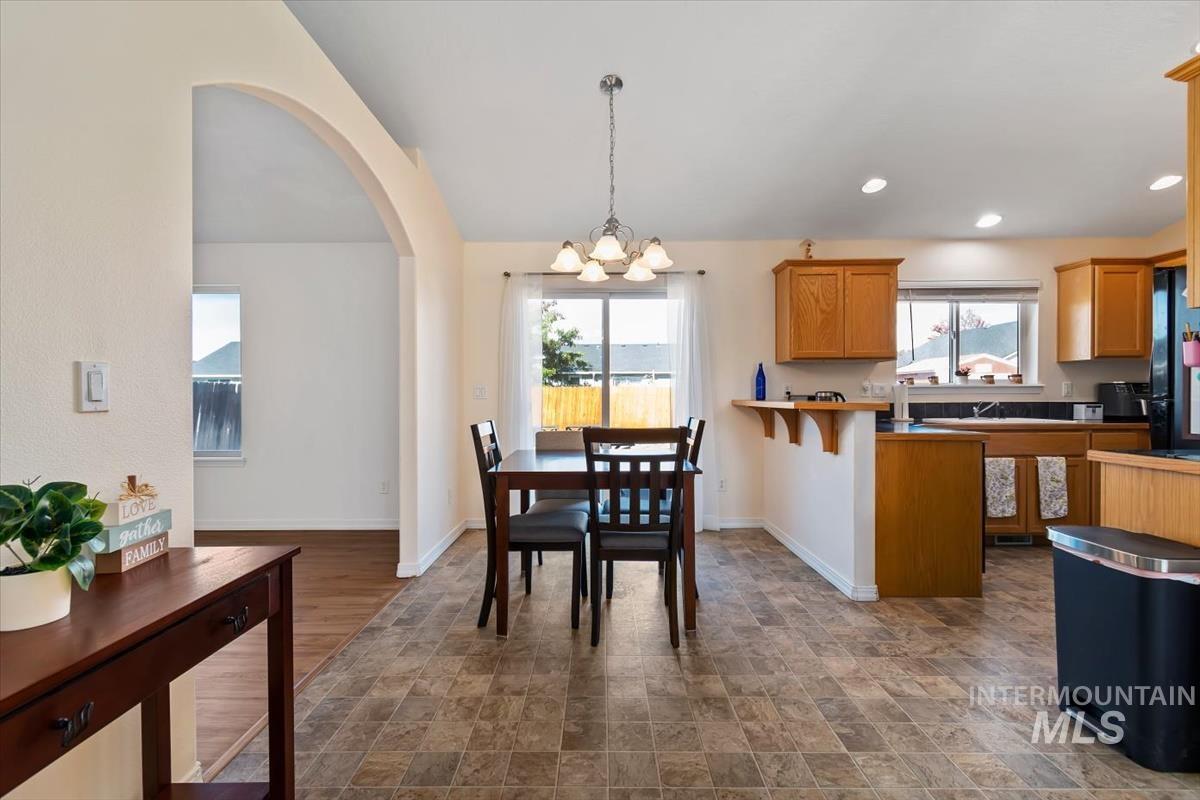962 W 4th N, Mountain Home, Idaho 83647, 3 Bedrooms, 2 Bathrooms, Residential For Sale, Price $345,000, 99004377