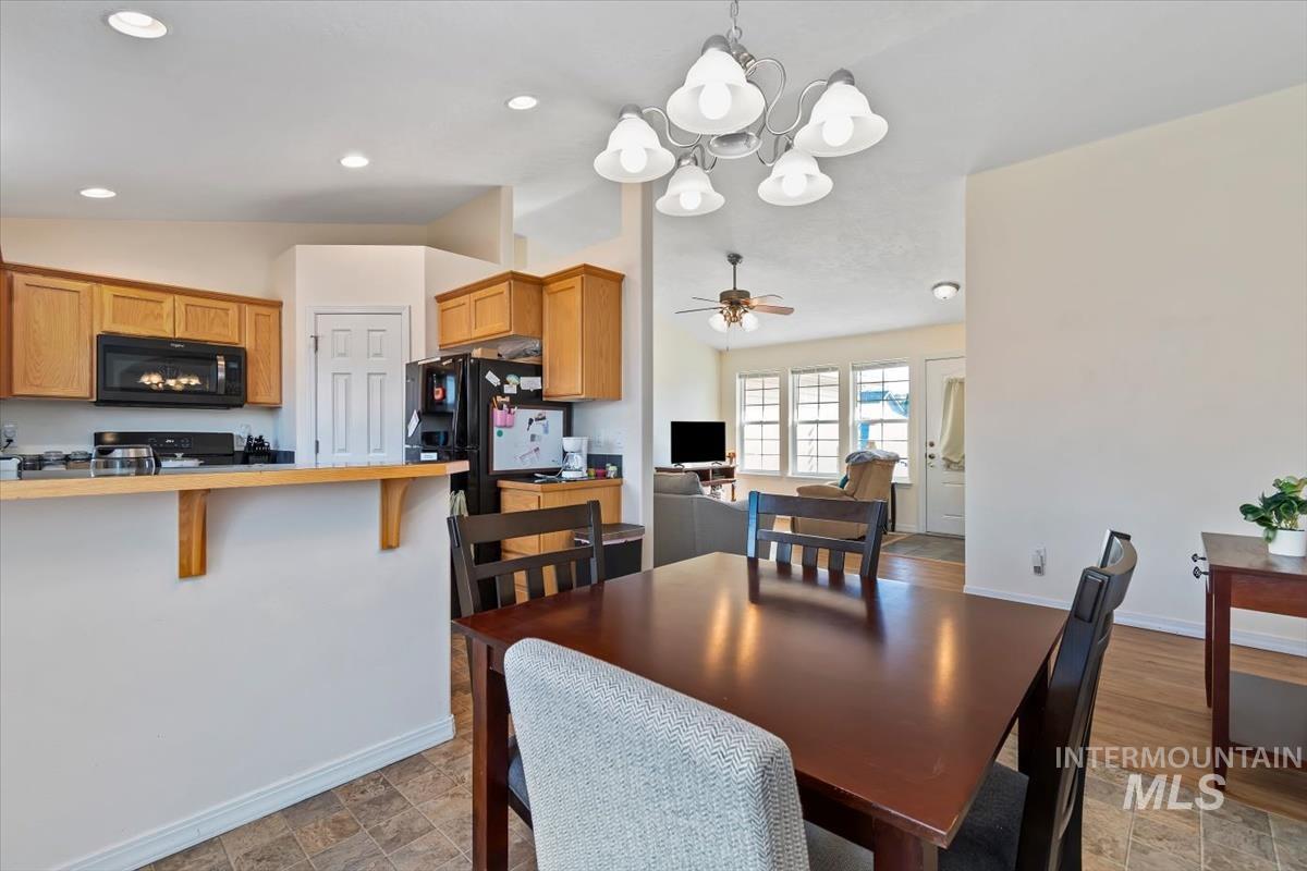 962 W 4th N, Mountain Home, Idaho 83647, 3 Bedrooms, 2 Bathrooms, Residential For Sale, Price $345,000, 99004377