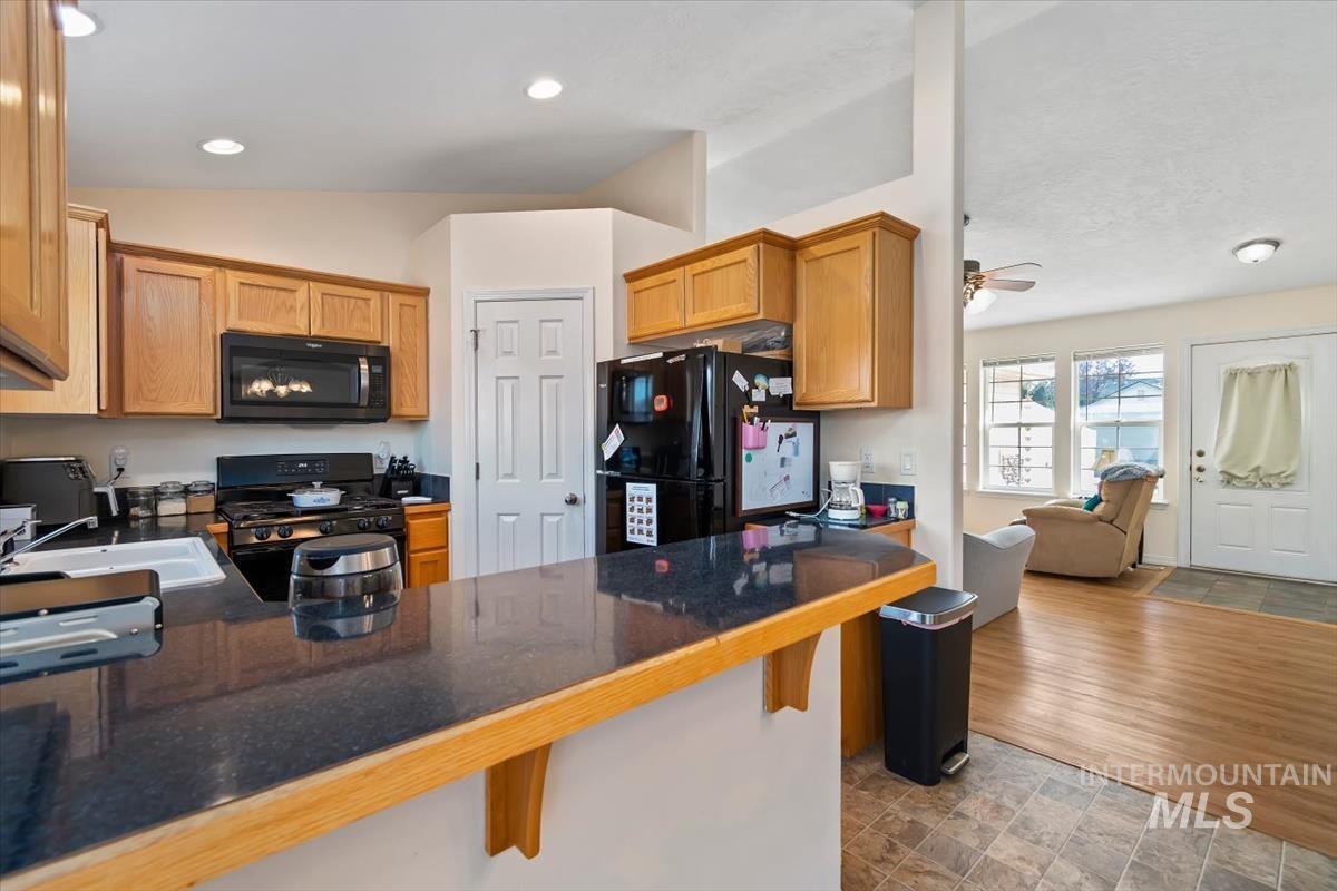 962 W 4th N, Mountain Home, Idaho 83647, 3 Bedrooms, 2 Bathrooms, Residential For Sale, Price $345,000, 99004377