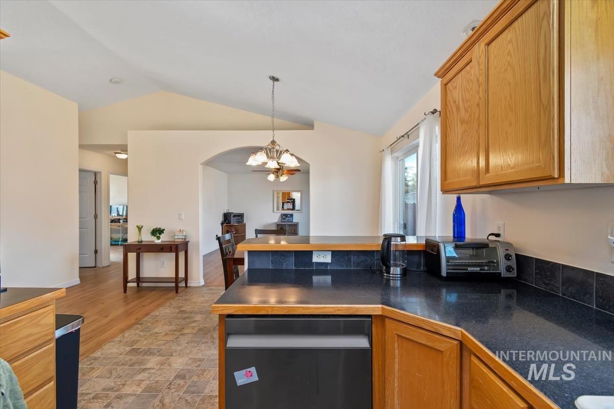 962 W 4th N, Mountain Home, Idaho 83647, 3 Bedrooms, 2 Bathrooms, Residential For Sale, Price $345,000, 99004377