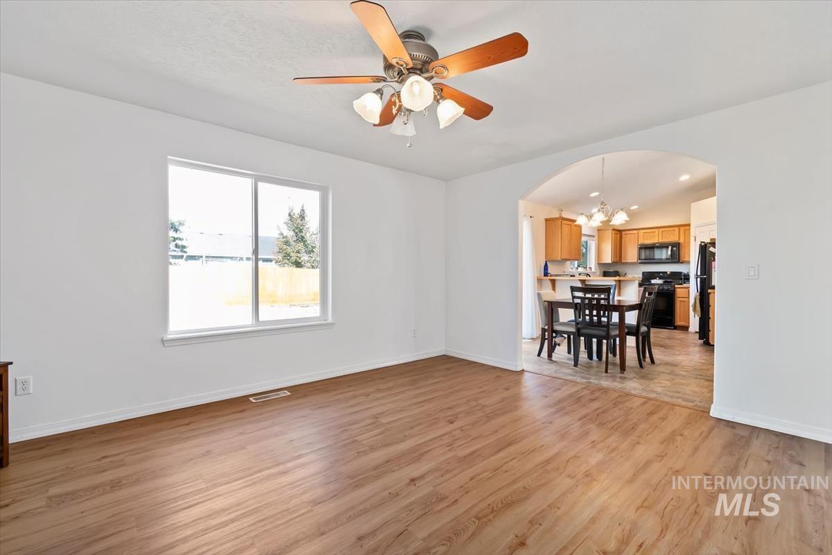 962 W 4th N, Mountain Home, Idaho 83647, 3 Bedrooms, 2 Bathrooms, Residential For Sale, Price $345,000, 99004377