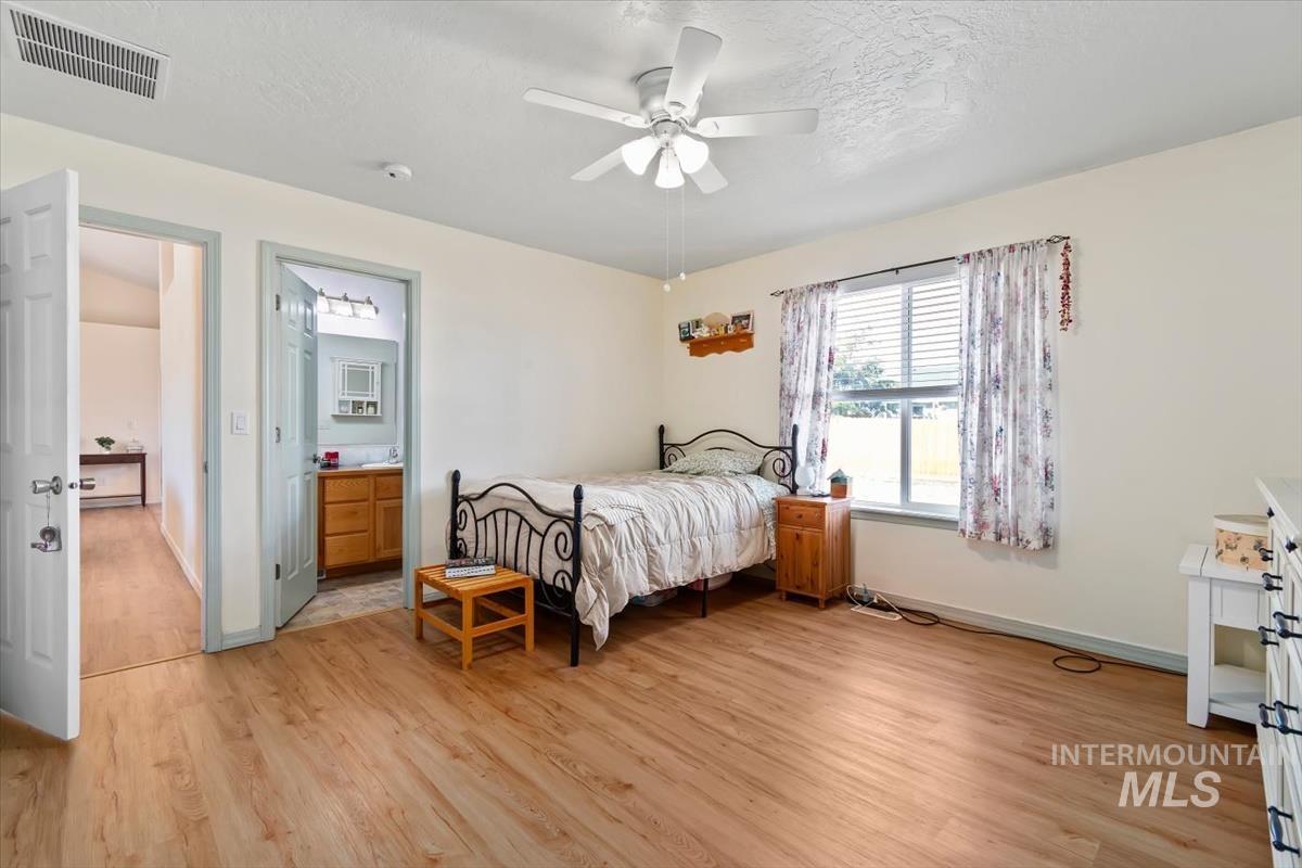 962 W 4th N, Mountain Home, Idaho 83647, 3 Bedrooms, 2 Bathrooms, Residential For Sale, Price $345,000, 99004377
