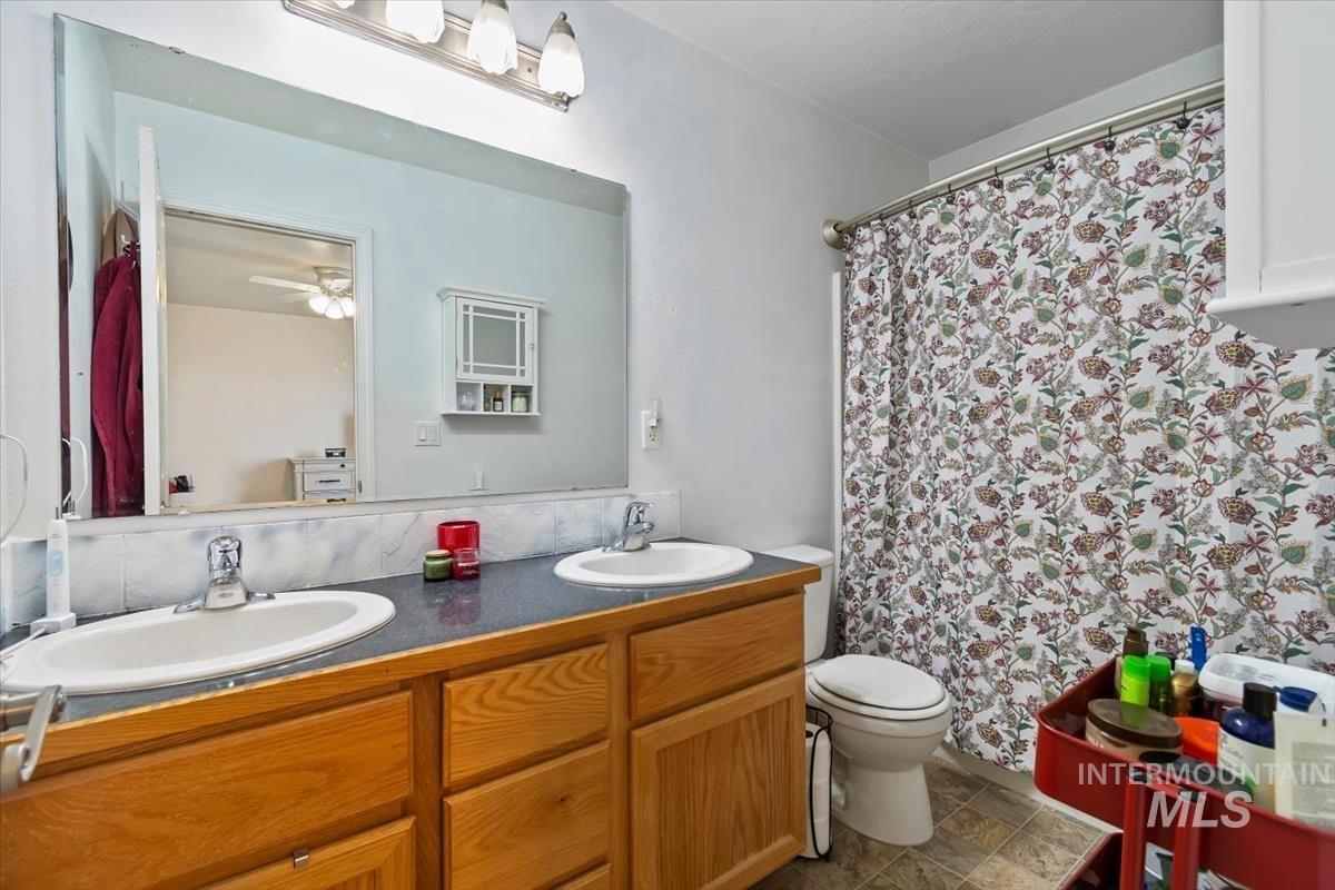 962 W 4th N, Mountain Home, Idaho 83647, 3 Bedrooms, 2 Bathrooms, Residential For Sale, Price $345,000, 99004377