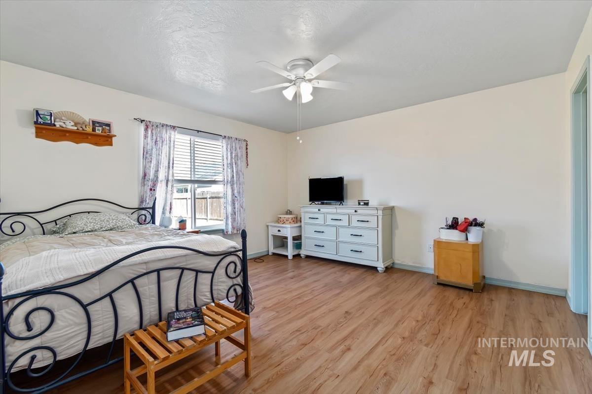 962 W 4th N, Mountain Home, Idaho 83647, 3 Bedrooms, 2 Bathrooms, Residential For Sale, Price $345,000, 99004377