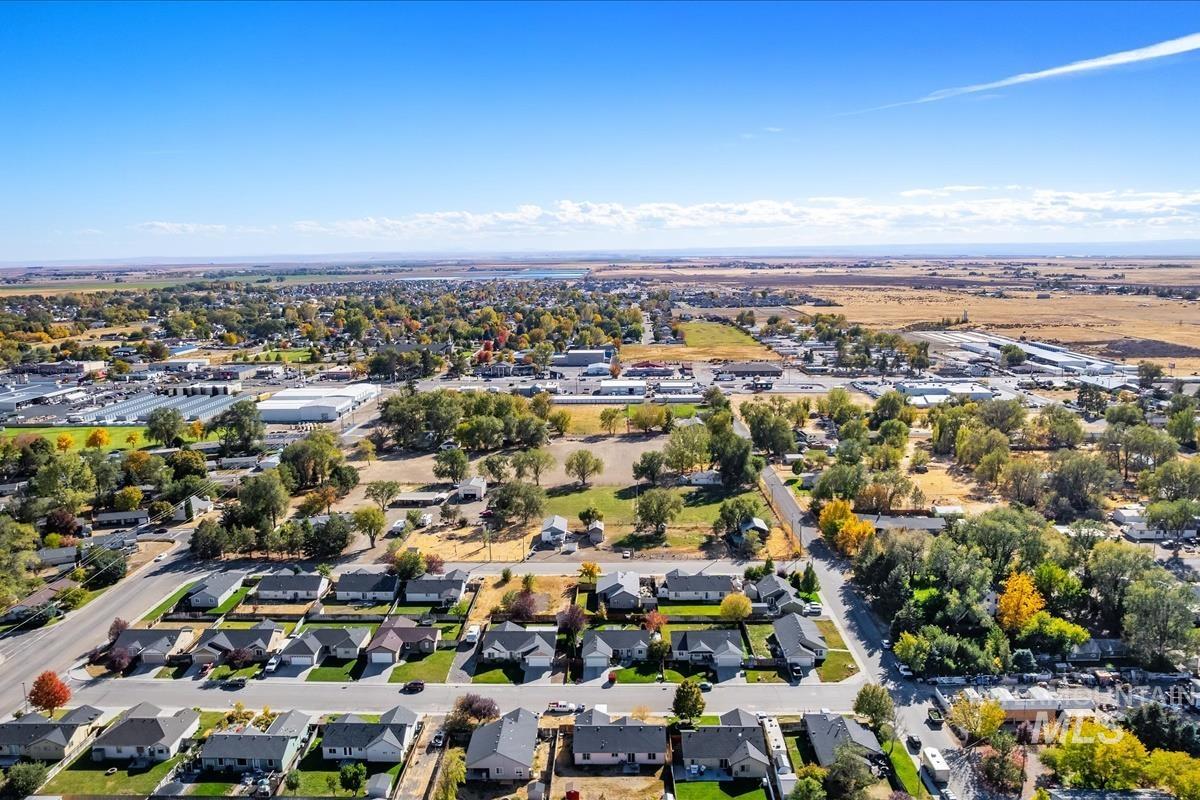 962 W 4th N, Mountain Home, Idaho 83647, 3 Bedrooms, 2 Bathrooms, Residential For Sale, Price $345,000, 99004377