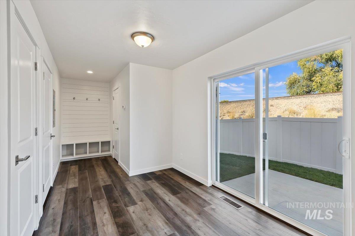 1918 E Shortline, Nampa, Idaho 83687, 3 Bedrooms, 2.5 Bathrooms, Residential For Sale, Price $339,900, 99004384