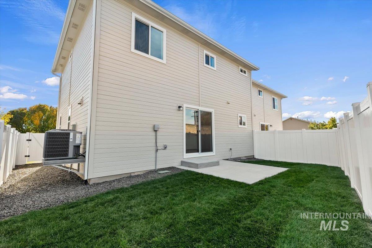 1918 E Shortline, Nampa, Idaho 83687, 3 Bedrooms, 2.5 Bathrooms, Residential For Sale, Price $339,900, 99004384
