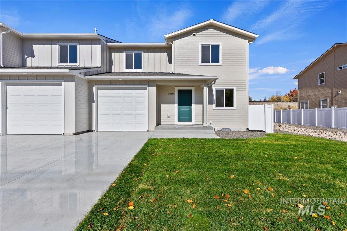 1918 E Shortline, Nampa, Idaho 83687, 3 Bedrooms, 2.5 Bathrooms, Residential Income For Sale, Price $339,900,MLS 99004386