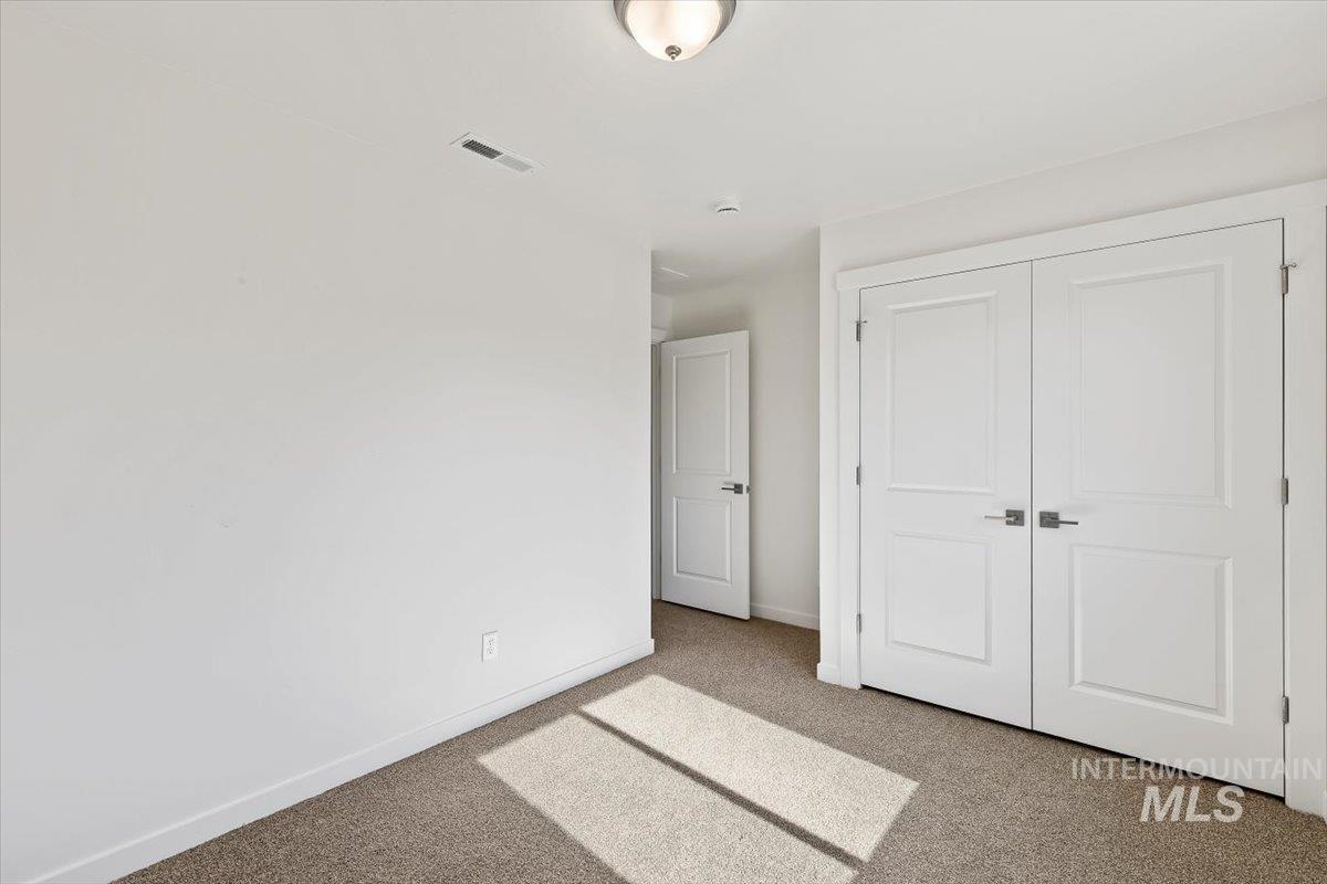 1918 E Shortline, Nampa, Idaho 83687, 3 Bedrooms, 2.5 Bathrooms, Residential Income For Sale, Price $339,900,MLS 99004386