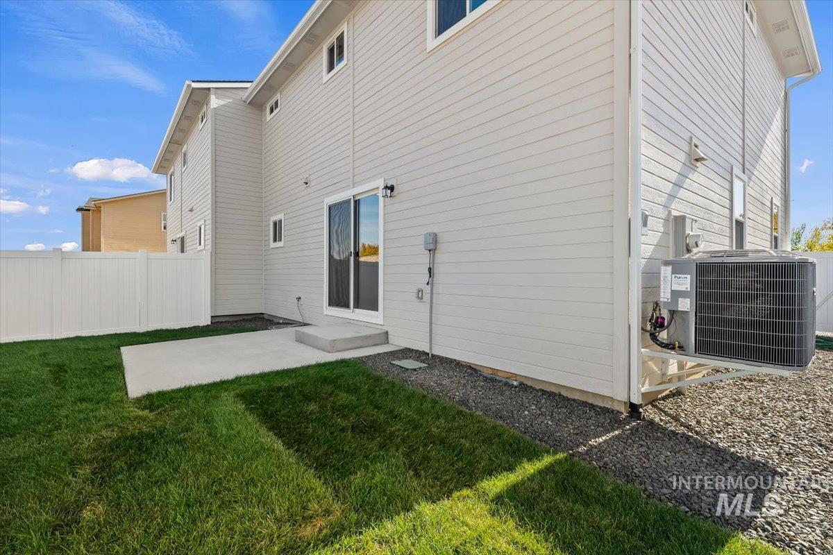 1916 E Shortline Dr, Nampa, Idaho 83687, 3 Bedrooms, 2.5 Bathrooms, Residential For Sale, Price $339,900, 99004387