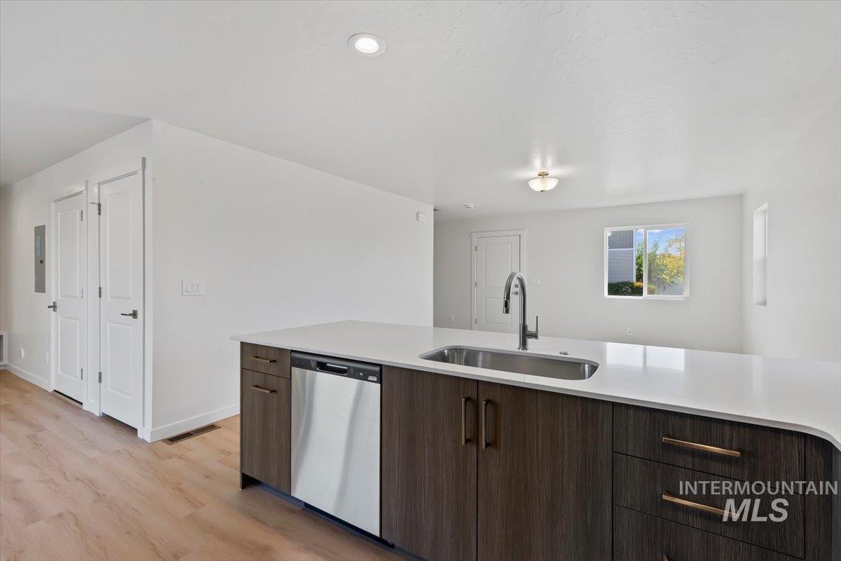 1916 E Shortline Dr, Nampa, Idaho 83687, 3 Bedrooms, 2.5 Bathrooms, Residential Income For Sale, Price $339,900,MLS 99004388