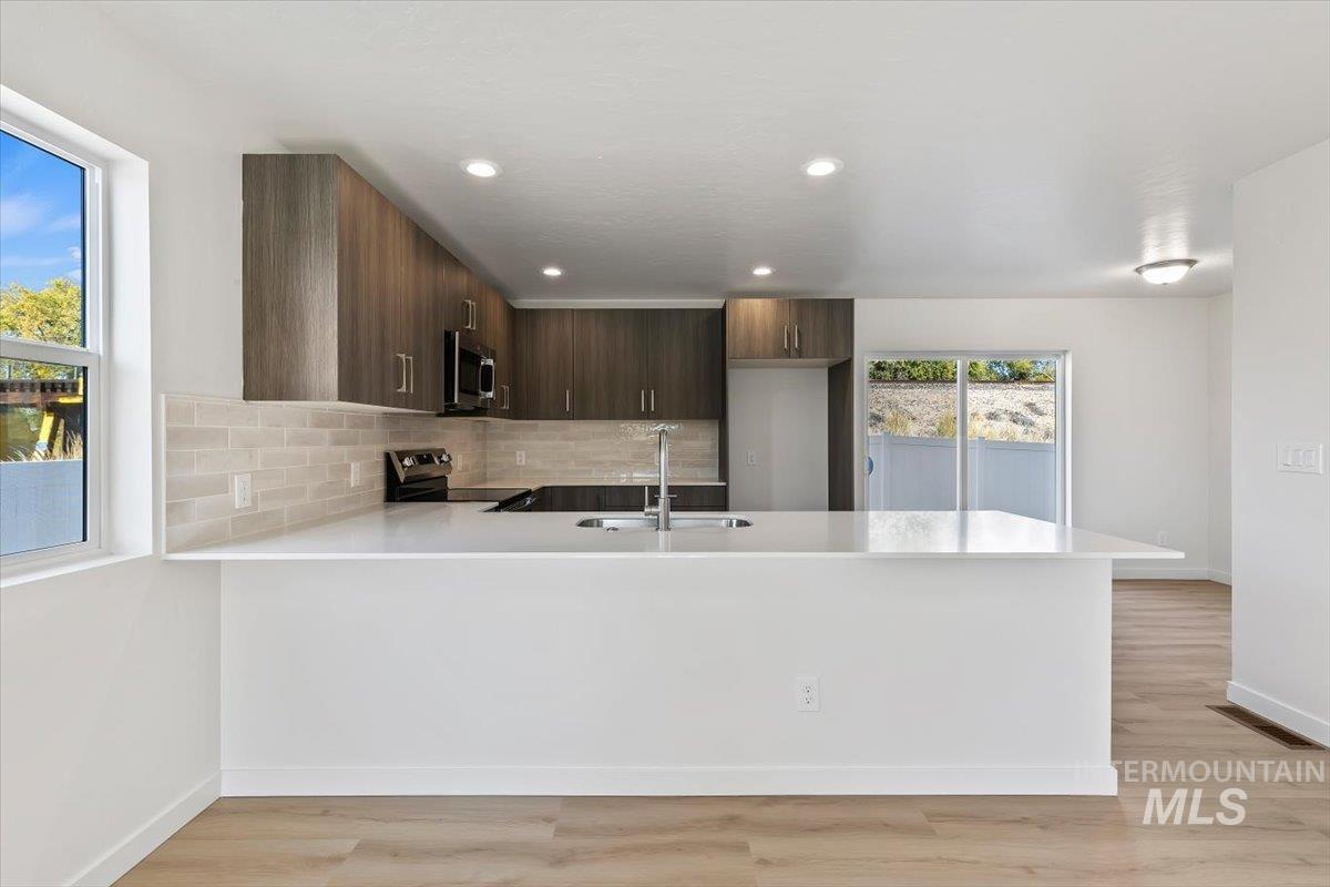1916 E Shortline Dr, Nampa, Idaho 83687, 3 Bedrooms, 2.5 Bathrooms, Residential Income For Sale, Price $339,900,MLS 99004388