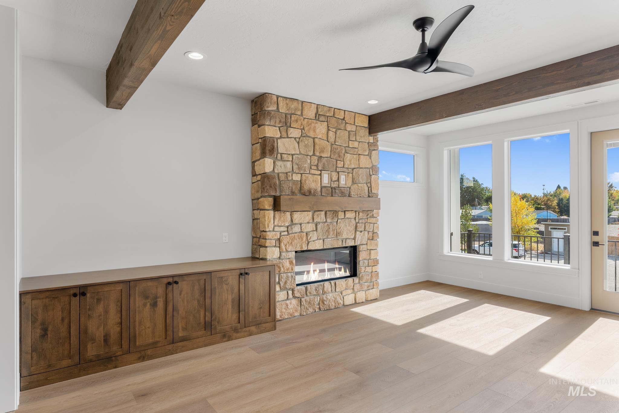 5270 N River Water, Garden City, Idaho 83714, 3 Bedrooms, 3 Bathrooms, Residential For Sale, Price $749,900, 99004390