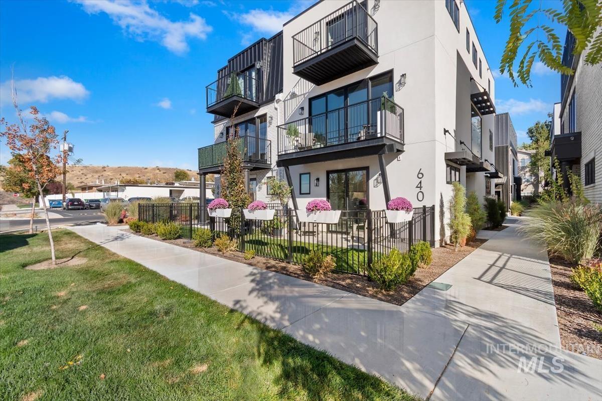 640 N Avenue H Ave., Boise, Idaho 83712, 3 Bedrooms, 3.5 Bathrooms, Residential For Sale, Price $870,000, 99004395