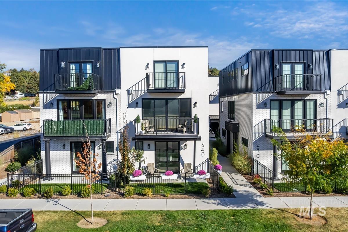 640 N Avenue H Ave., Boise, Idaho 83712, 3 Bedrooms, 3.5 Bathrooms, Residential For Sale, Price $870,000, 99004395