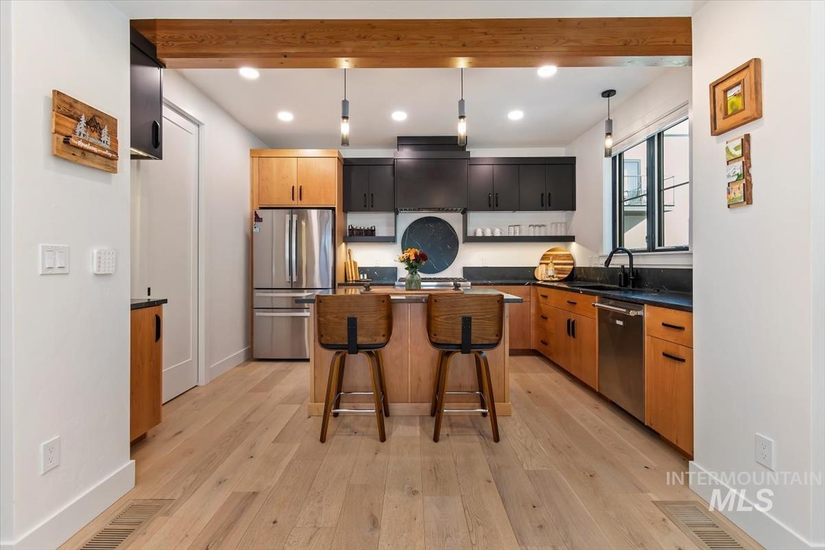 640 N Avenue H Ave., Boise, Idaho 83712, 3 Bedrooms, 3.5 Bathrooms, Residential For Sale, Price $870,000, 99004395