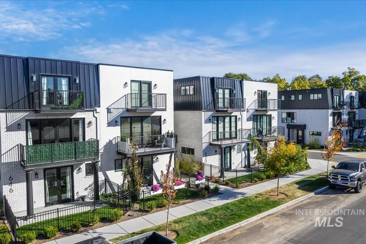 640 N Avenue H Ave., Boise, Idaho 83712, 3 Bedrooms, 3.5 Bathrooms, Residential For Sale, Price $870,000, 99004395