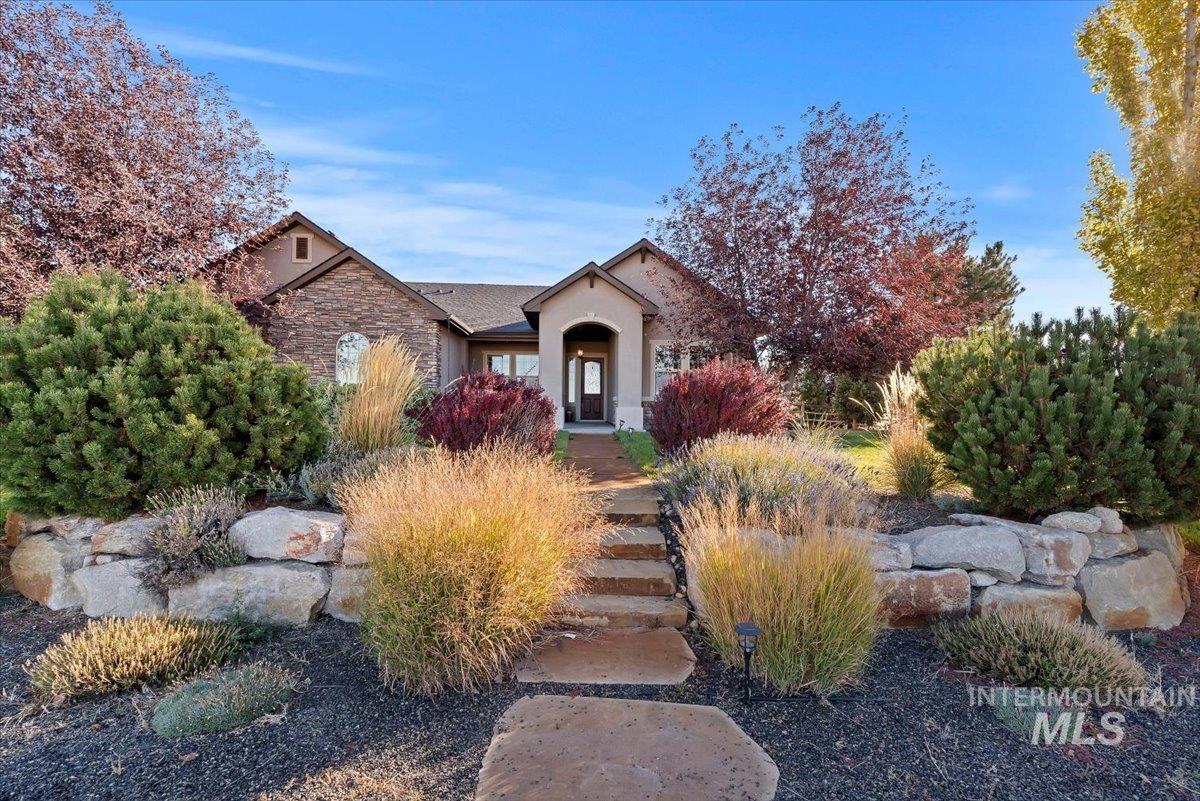 7521 N Grand Ridge, Eagle, Idaho 83616, 3 Bedrooms, 2.5 Bathrooms, Residential For Sale, Price $970,000, 99004396