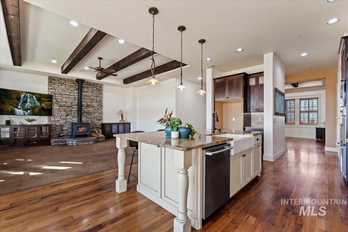 7521 N Grand Ridge, Eagle, Idaho 83616, 3 Bedrooms, 2.5 Bathrooms, Residential For Sale, Price $970,000, 99004396
