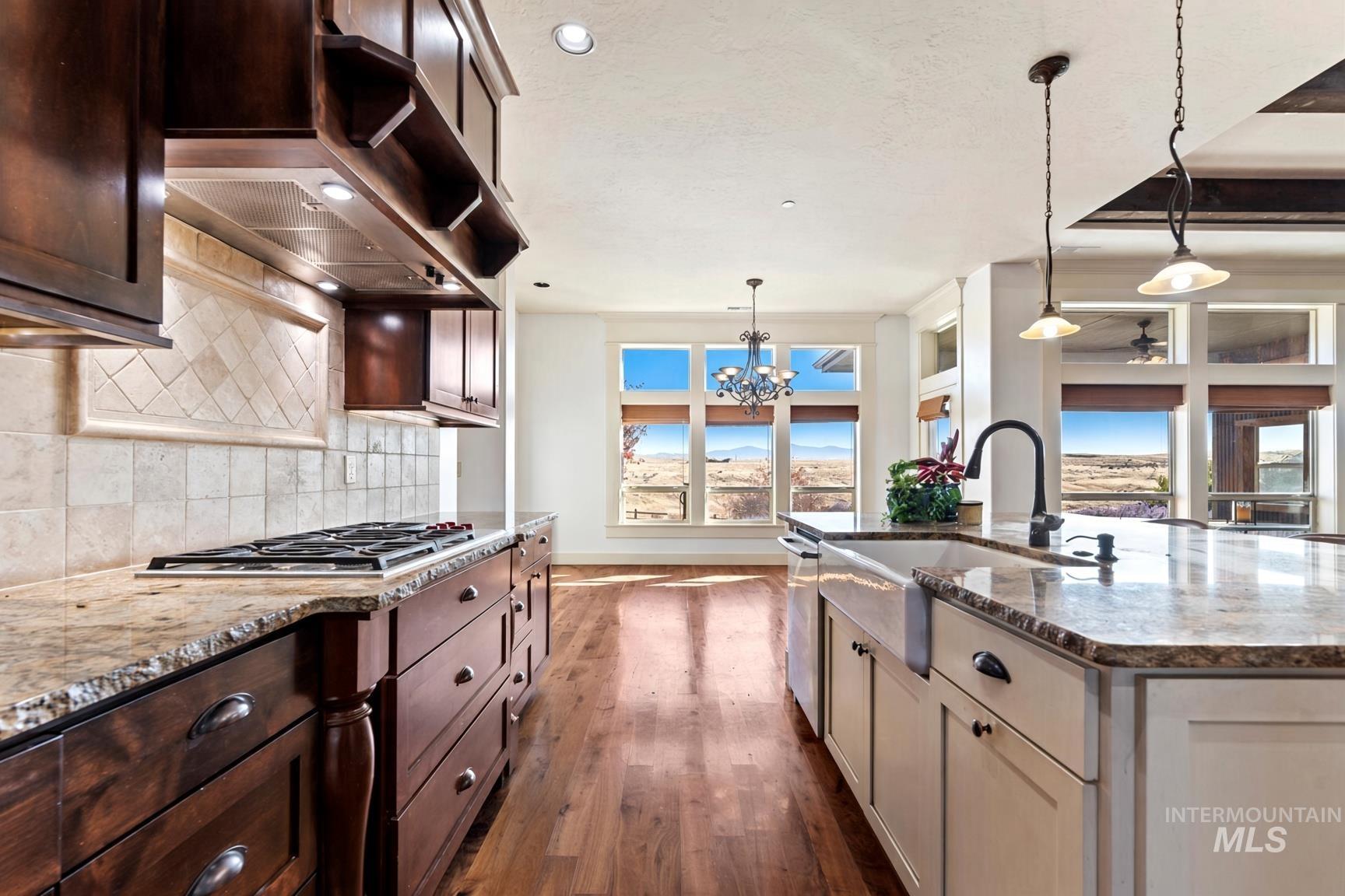 7521 N Grand Ridge, Eagle, Idaho 83616, 3 Bedrooms, 2.5 Bathrooms, Residential For Sale, Price $970,000, 99004396