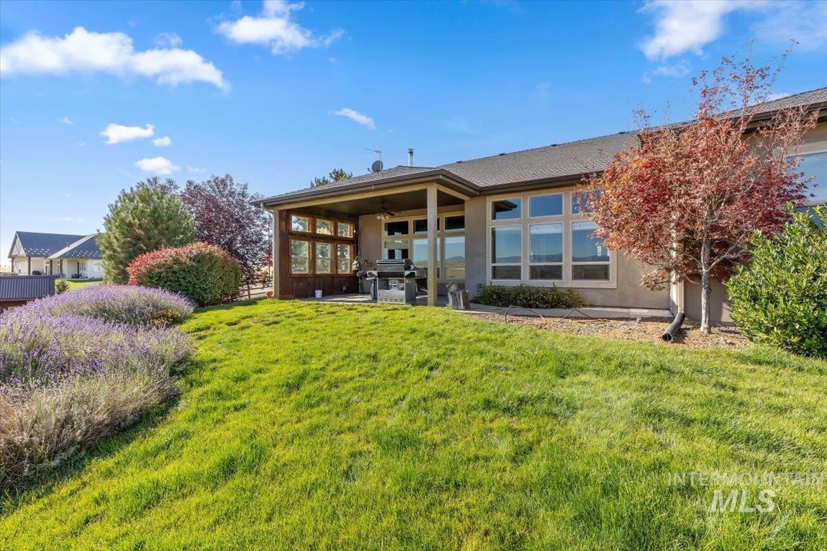 7521 N Grand Ridge, Eagle, Idaho 83616, 3 Bedrooms, 2.5 Bathrooms, Residential For Sale, Price $970,000, 99004396